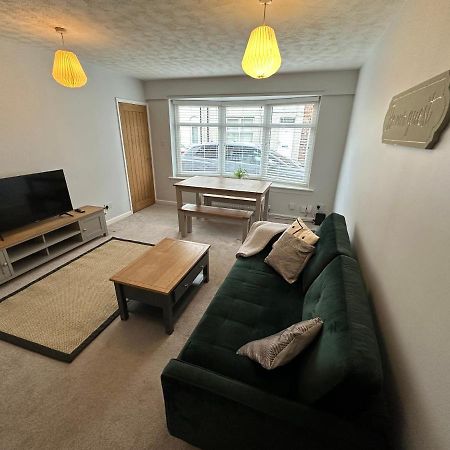 Cosy, 2 Bedroom Cottage In Guisborough Town Centre Exterior foto